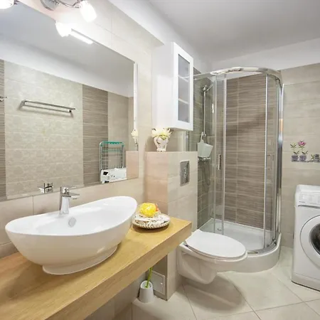 Appartamento Coresi Rezidence &