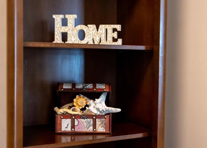 Coresi Rezidence & شقة