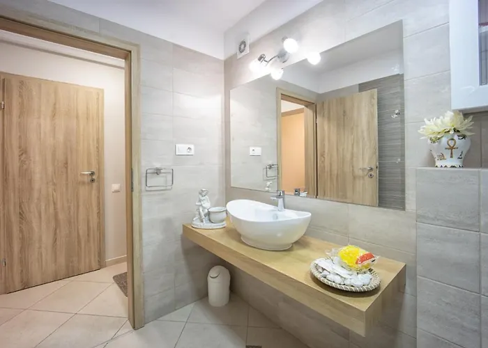 Coresi Rezidence & Apartment *