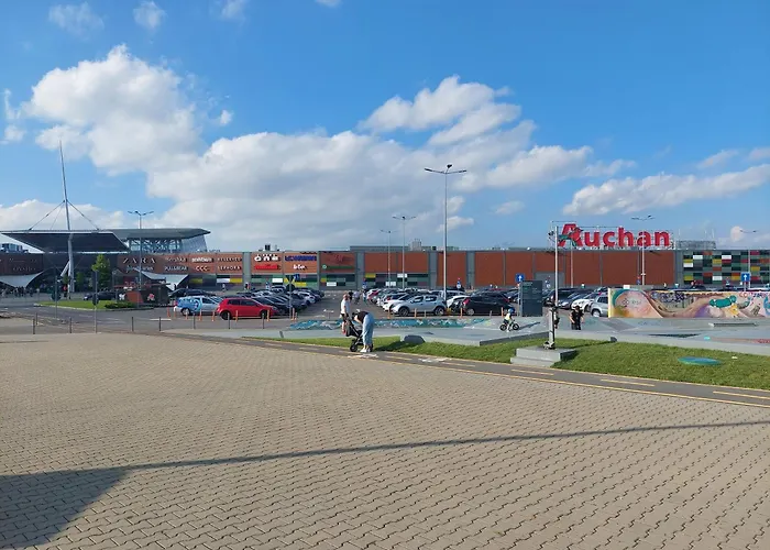 Coresi Rezidence & شقة *